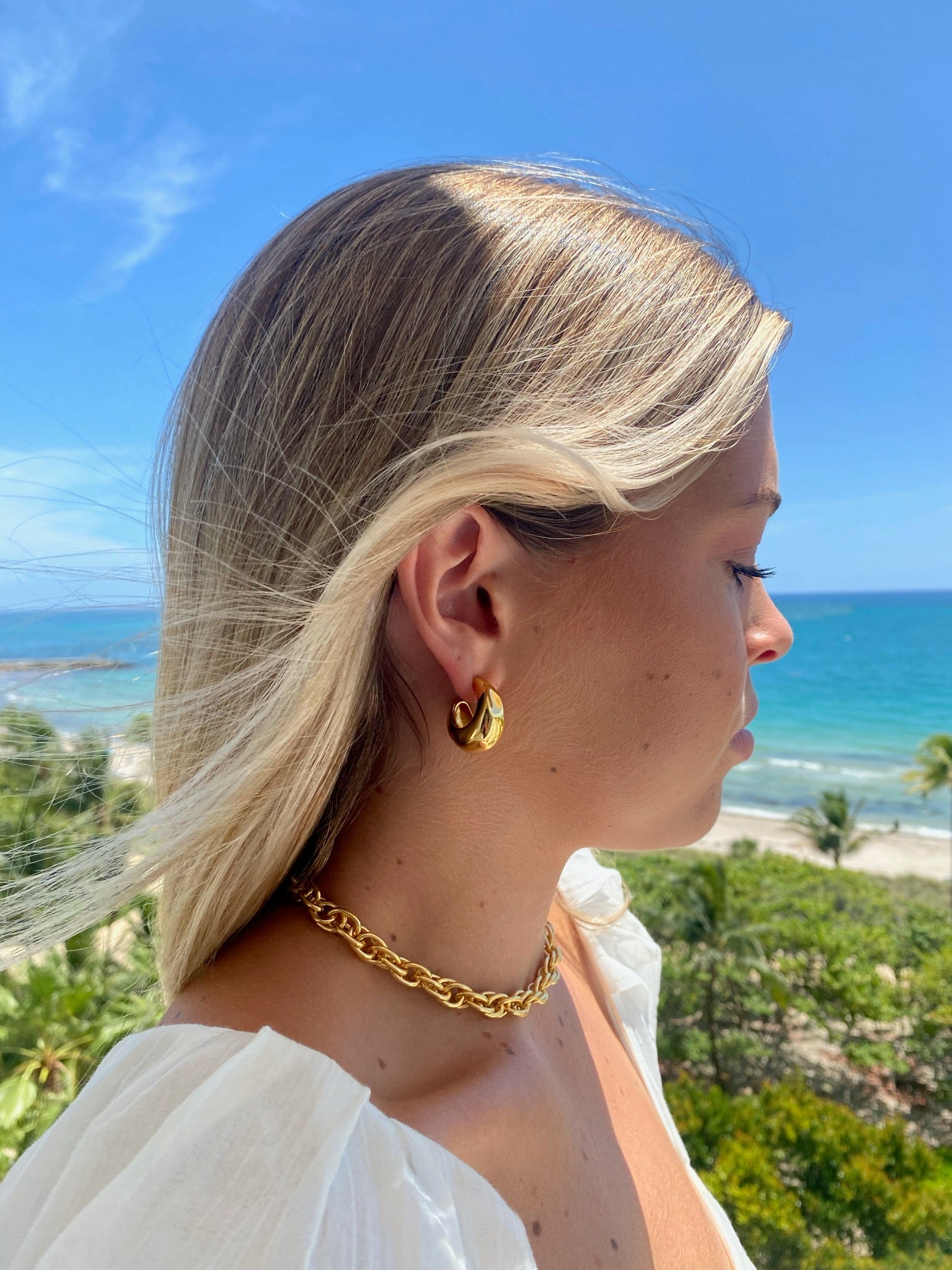Addison Samples Addison Hoops in Gold - SAMPLE SALE – Melissa Lovy
