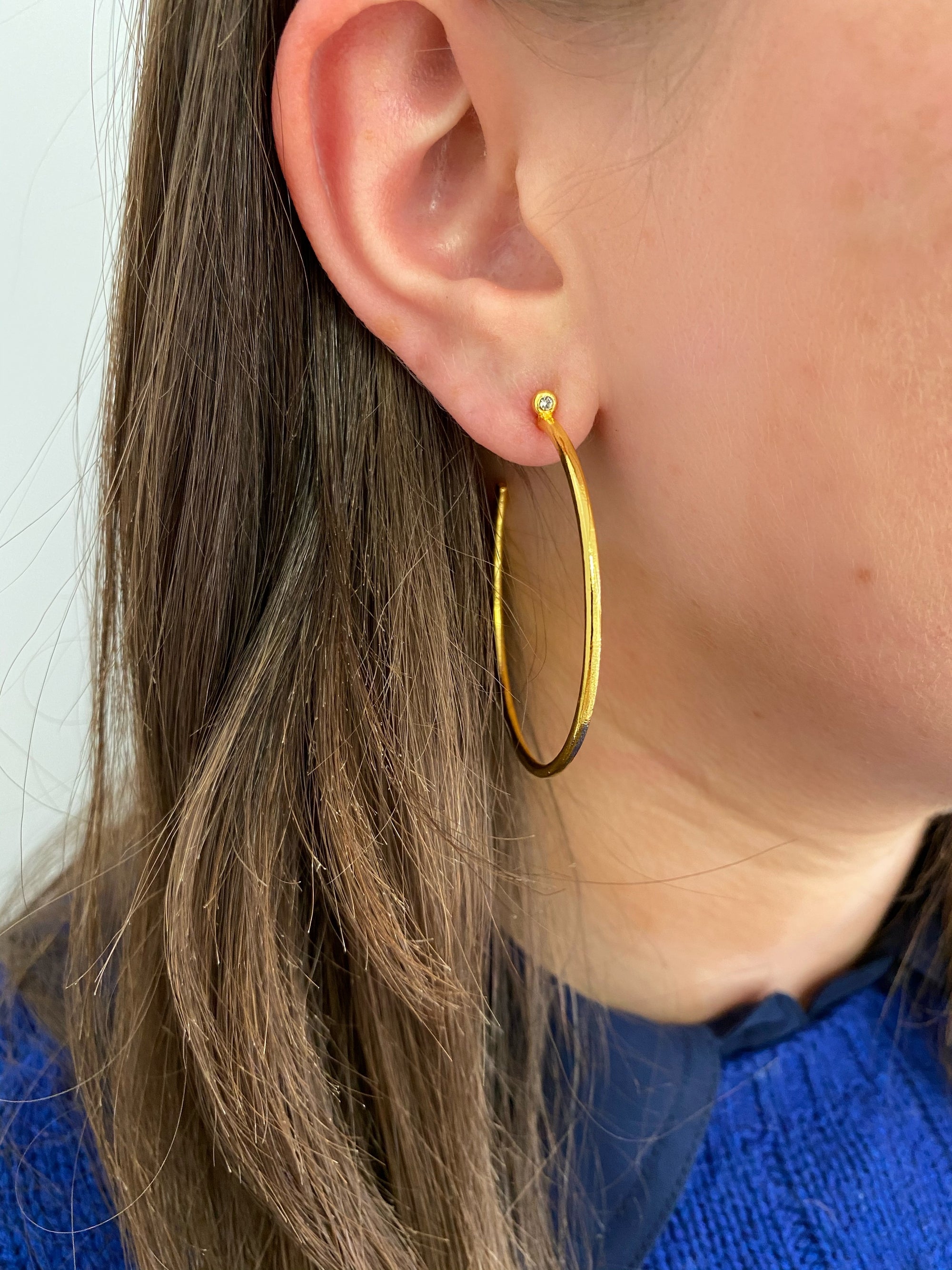 Earrings - Tinsley Hoop in Gold - Melissa Lovy